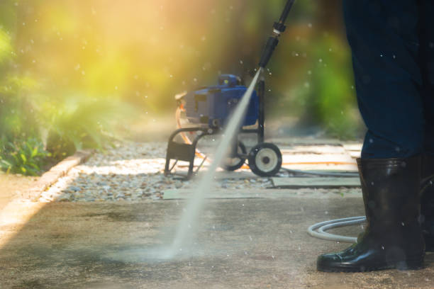 Best Driveway Pressure Washing  in Lake Bluff, IL